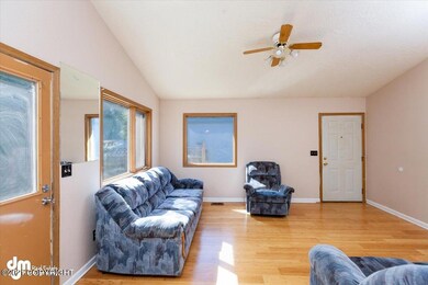 02-Living Room MS_3550