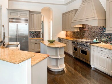 1605 Marshall St, Houston, TX 77006 - photo 5