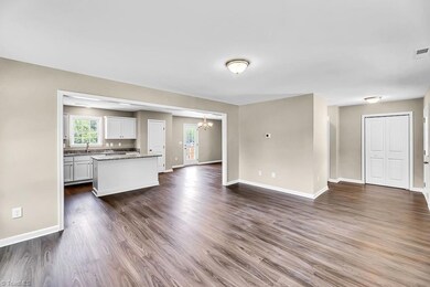 877 Breeze Hill Rd, Asheboro, NC 27203 - photo 6