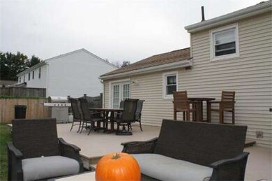 88 Strawberry Hill Rd, Feeding Hills, MA 01030 - photo 4