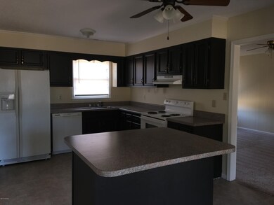 407 Greenbriar Dr, Jacksonville, NC 28546 - photo 6