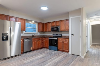 580 Bessinger Dr, Cincinnati, OH 45240 - photo 4