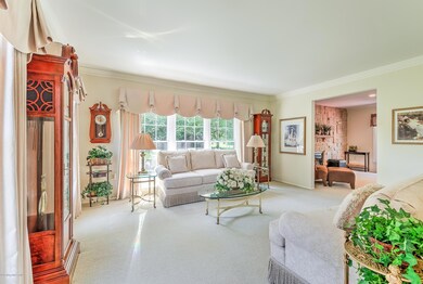 006_LIVING ROOM
