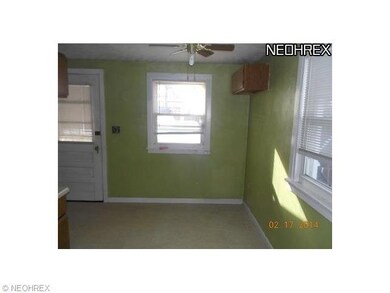 dining area off kitchen