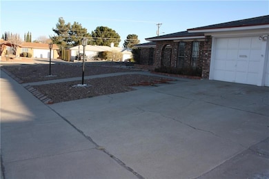 10636 Causeway Dr, El Paso, TX 79935 - photo 2