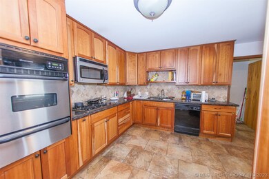 206 E G St, Jenks, OK 74037 - photo 3