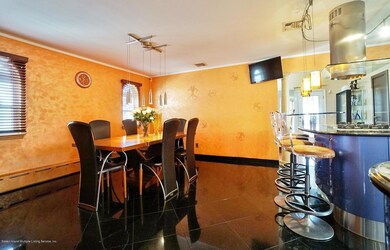 (6) Dining Room and Kitchen