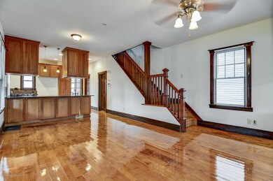 007_Living & Dining Room