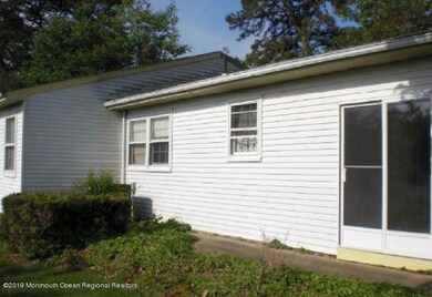 44 Chelsea Dr unit 70, Whiting, NJ 08759 - photo 2