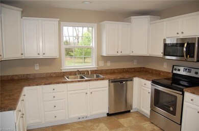 523 Honeysuckle Ridge, Asheboro, NC 27205 - photo 6