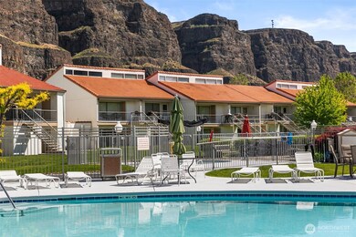 The Resort Lifestyle Discovered in Crescent Bar