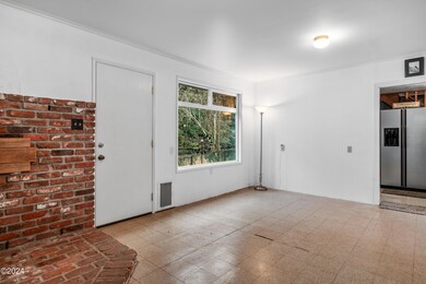100 E LITTLE ALBANY (51)