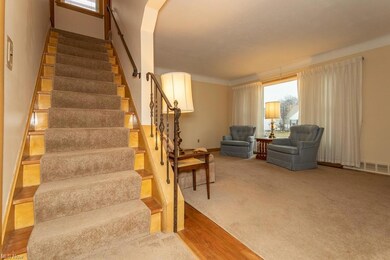 2216 E 290th St, Wickliffe, OH 44092 - photo 5