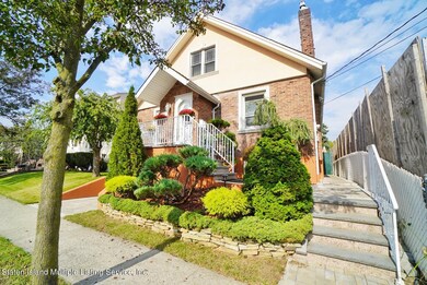 195 Locust Ave, Staten Island, NY 10306 - photo 3