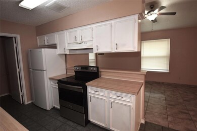 2592 Cattlebaron Dr, Fort Worth, TX 76108 - photo 3