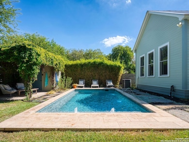 211 St Devine, San Antonio, TX 78210 - photo 2