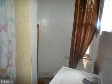 511 Park Ave, Baltimore, MD 21201 - photo 2