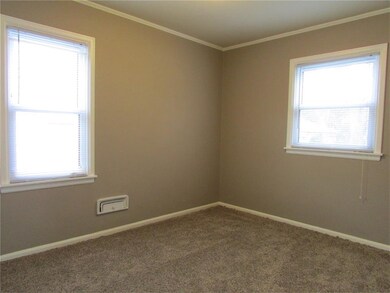 124 21st St SW, Cedar Rapids, IA 52404 - photo 4