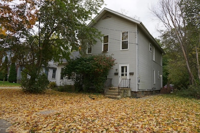 821 N Chestnut St, Lansing, MI 48906 - photo 4