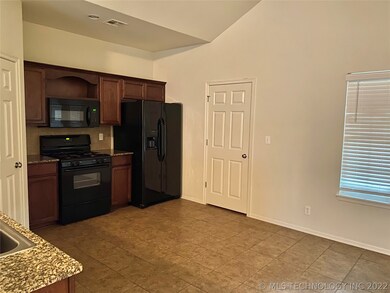 2815 N 22nd St, Broken Arrow, OK 74012 - photo 6