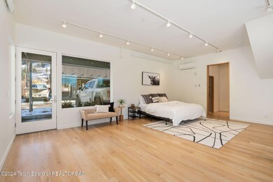 1 Level Living