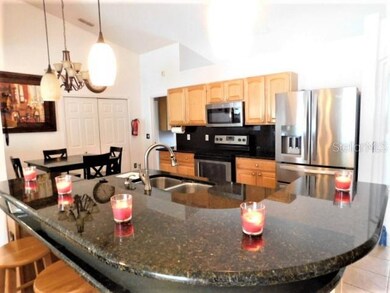 LARGE KITCHEN AND BREAKFAST NOOK AREA