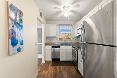 160 Turtle Lake Ct unit 210, Naples, FL 34105 - photo 4