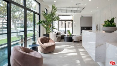 425 Lobby