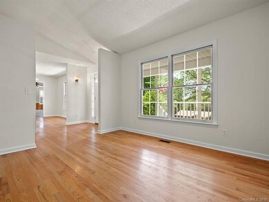 67 Chestnut Ln, Hendersonville, NC 28792 - photo 7