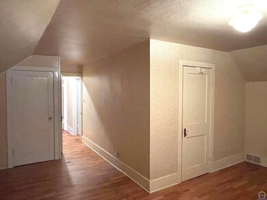 628 SW Oakley Ave, Topeka, KS 66606 - photo 3