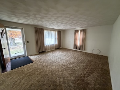 1735 Griswold Ave, Sterling, IL 61081 - photo 3