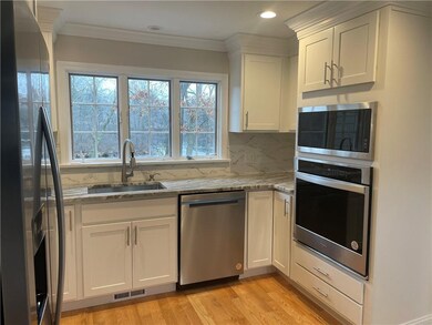 61 Newell Dr, Cumberland, RI 02864 - photo 3