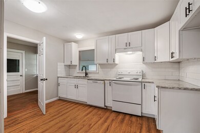 1313 James St, Rosenberg, TX 77471 - photo 4