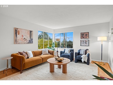 201 SW Bancroft Ct, Portland, OR 97239 - photo 5