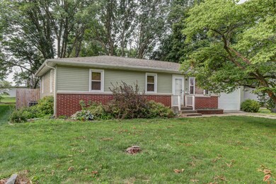 819 Timmons Dr, Tuscola, IL 61953 - photo 2