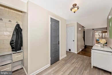 817 Tritapoe Dr, Knoxville, MD 21758 - photo 6