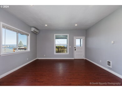 112 E C St, Rainier, OR 97048 - photo 3