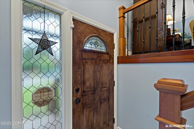 PHOTO Front Door Inside