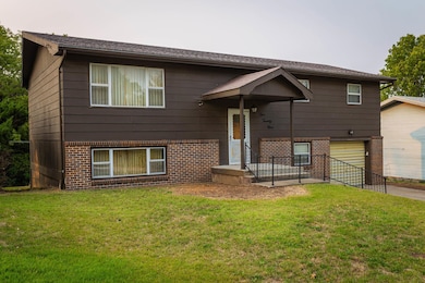 529 W 18th St, Concordia, KS 66901 - photo 2