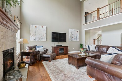 76 Landon Cir, Wheaton, IL 60189 - photo 4