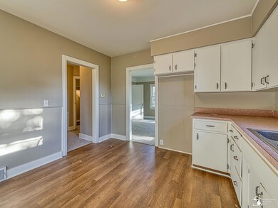 526 E 2nd St, Monroe, MI 48161 - photo 5