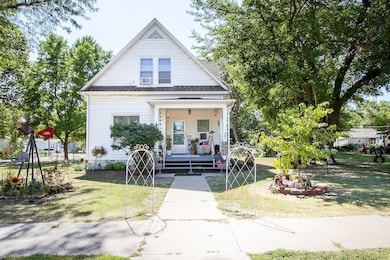 201 N Elm St, Whitewater, KS 67154 - photo 2