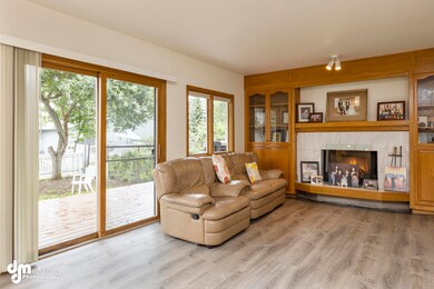 08-Living Room 2-ELKO7455