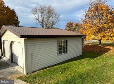 965 Coldspring Rd, Fayetteville, PA 17222 - photo 3