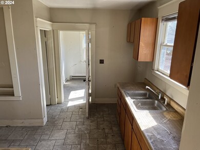 8106 N Interstate Ave unit 8108, Portland, OR 97217 - photo 3