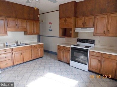 820 W Main St, Palmyra, PA 17078 - photo 4