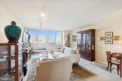 Hopkinson House unit 2308, Philadelphia, PA 19106 - photo 4