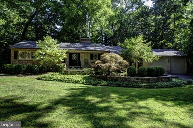 8909 Glenbrook Rd, Fairfax, VA 22031 - photo 4