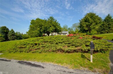 5842 Deer Dr, Zionsville, PA 18092 - photo 4