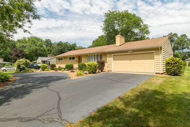 120 Wilkin Dr, Longmeadow, MA 01106 - photo 3